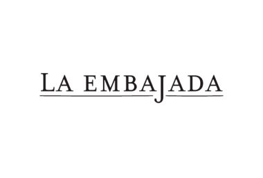 la embajada logo